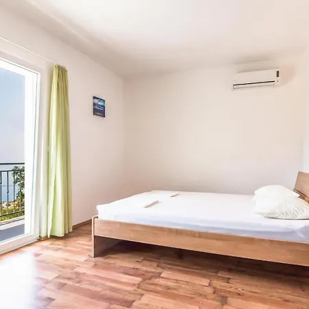 Apartment 2 Bedroom Beautiful Apartment In Makarska Makarska