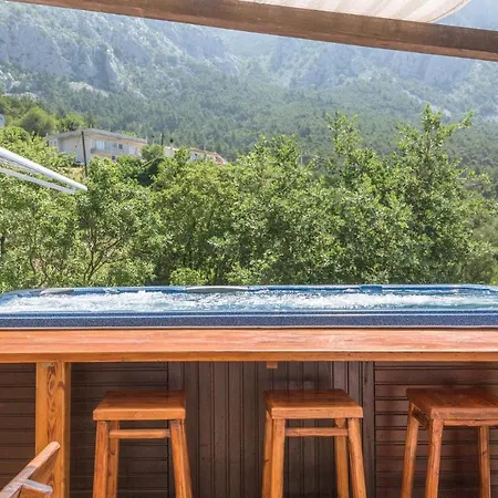 2 Bedroom Beautiful Apartment In Makarska Apartment