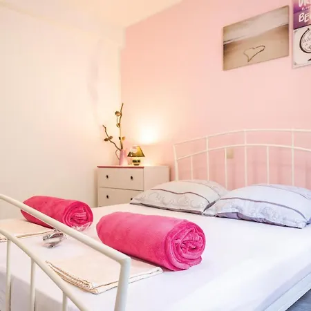 Apartment 2 Bedroom Beautiful Apartment In Makarska