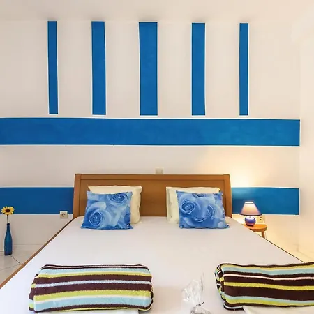 2 Bedroom Beautiful Apartment In Makarska Makarska