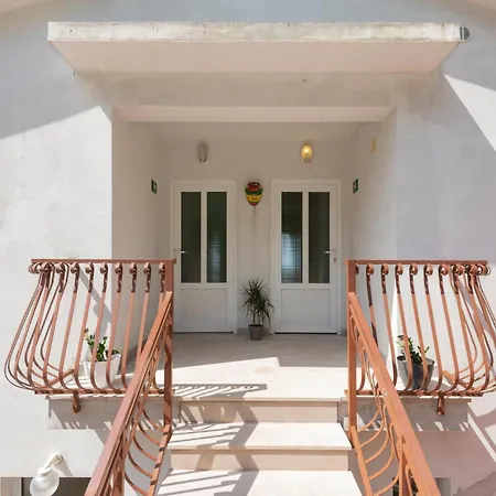 2 Bedroom Beautiful Apartment In Makarska Makarska