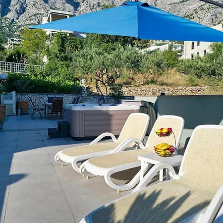 2 Bedroom Beautiful Apartment In Makarska Apartment