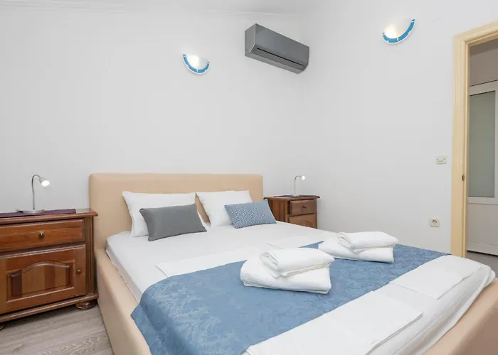 Veliko Brdo Ii * Makarska