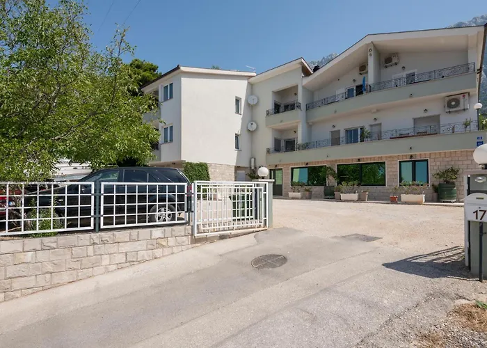 Veliko Brdo Ii * Makarska